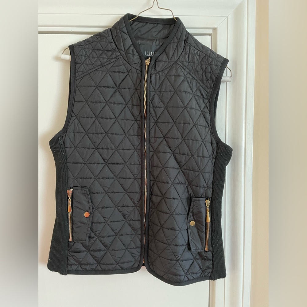 Jezeel Black Vest with gold zipper. Size Medium. Great condition